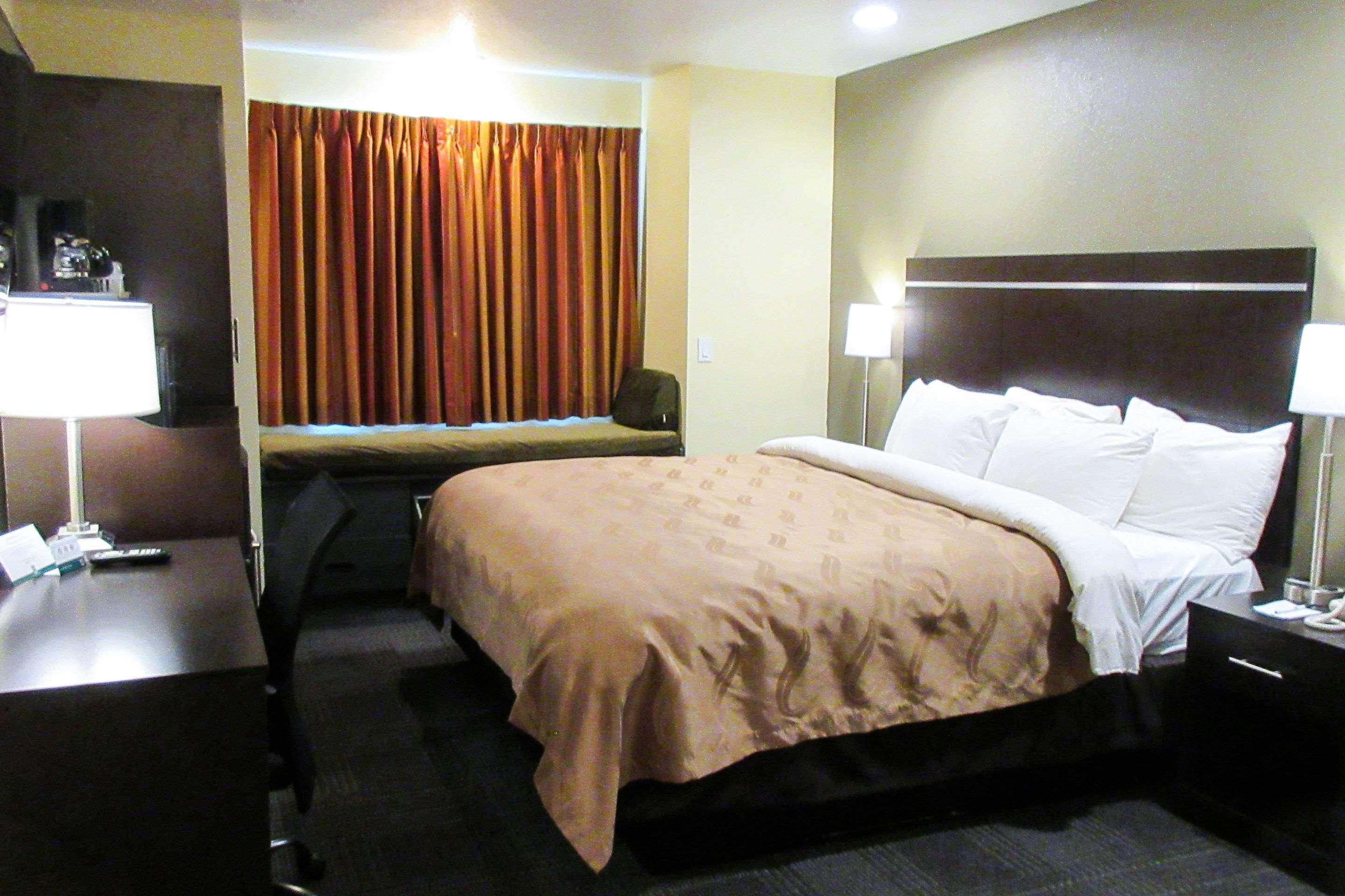 Quality Inn & Suites Near Nas Fallon Exterior photo